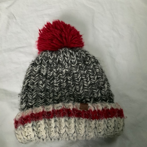 Roots Cabin Toque - Picture 1 of 5